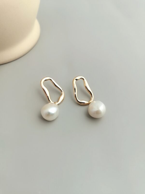 Baroque Irregular Pearl Earrings - Image 3